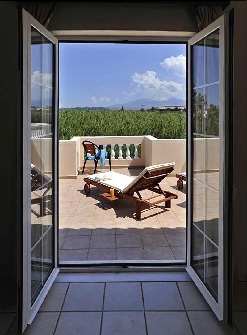 Hotel Caretta Beach Gerani  Exterior photo