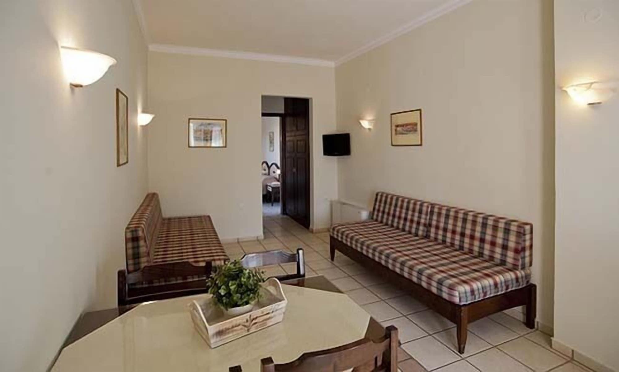 Hotel Caretta Beach Gerani  Exterior photo