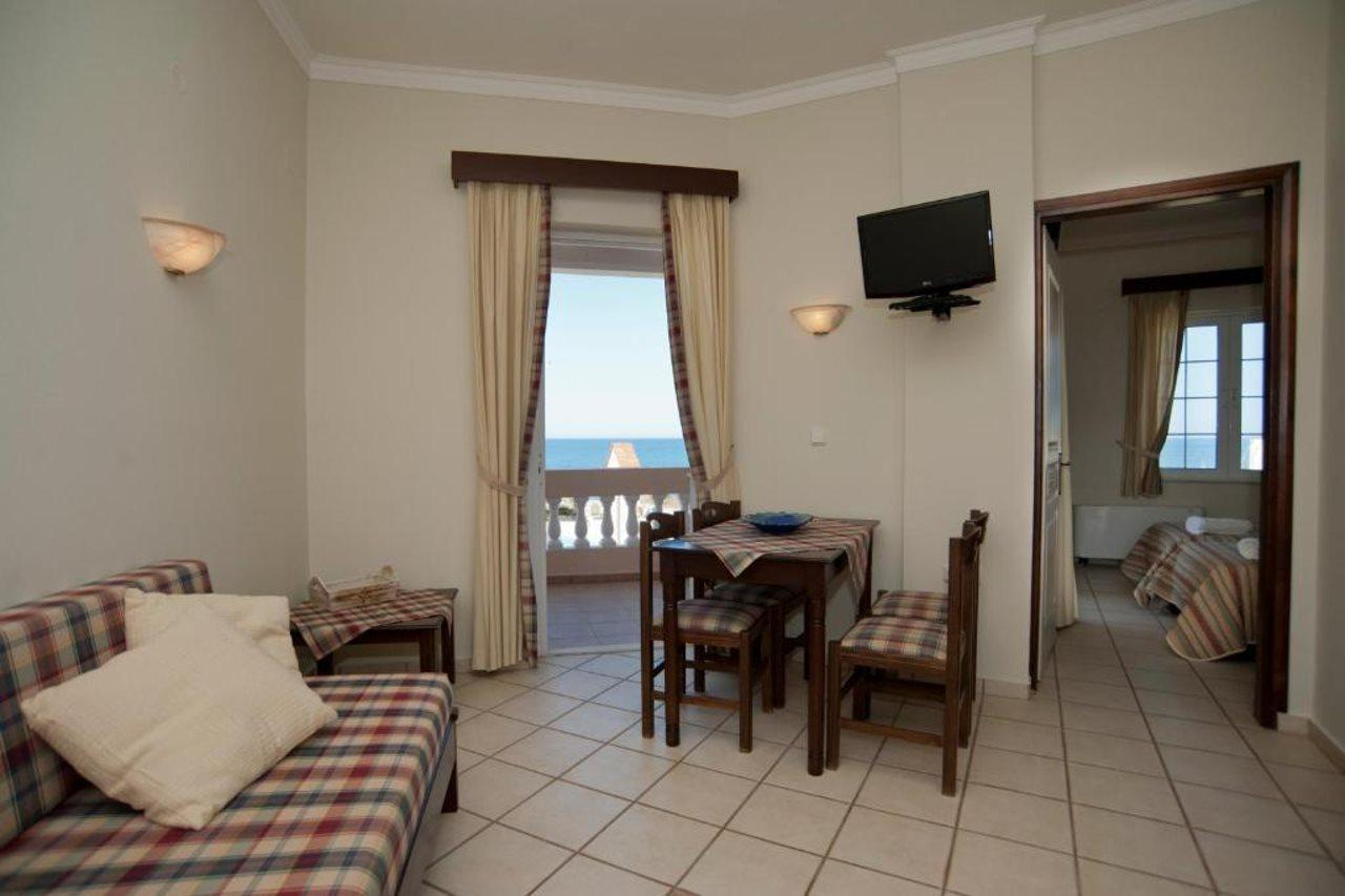 Hotel Caretta Beach Gerani  Exterior photo