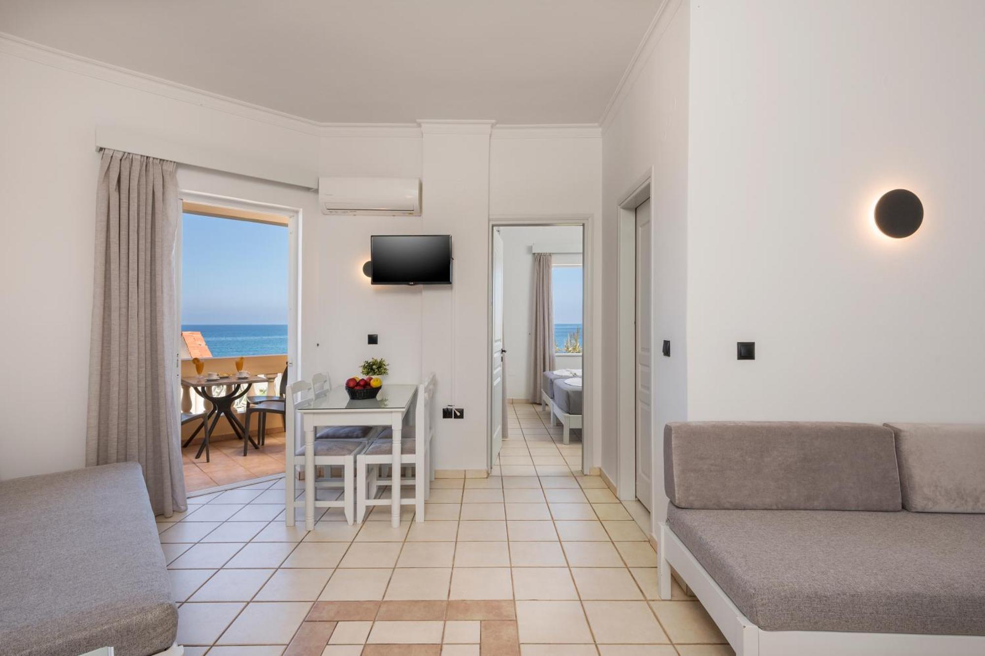 Hotel Caretta Beach Gerani  Exterior photo