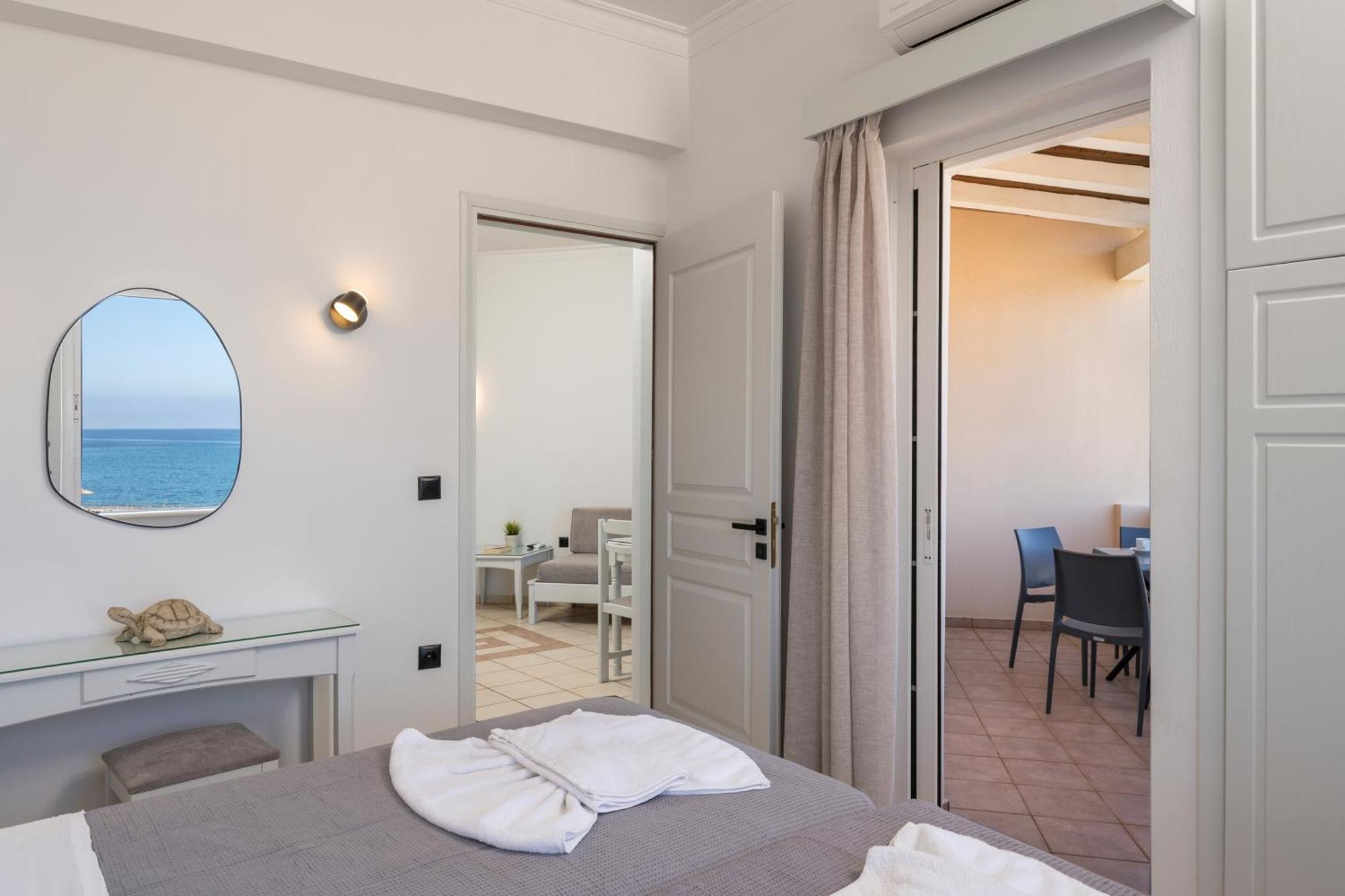 Hotel Caretta Beach Gerani  Exterior photo